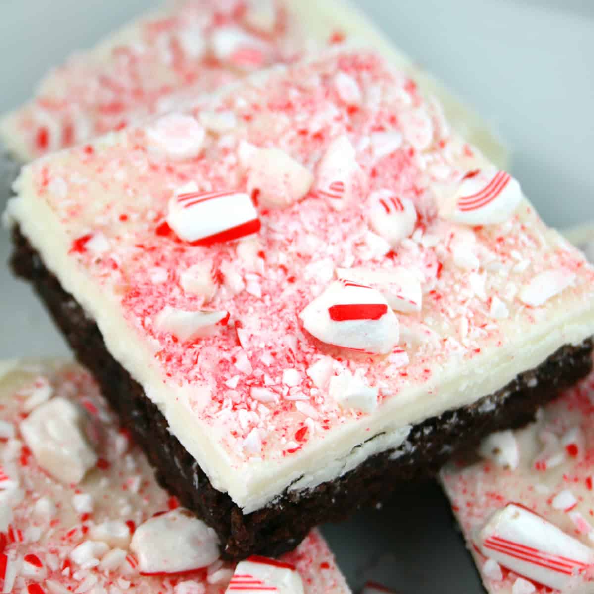 Easy Peppermint Bark Brownies Recipe for Holidays